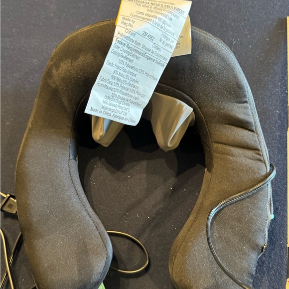 Homedics Heated Neck Massager in Black and Teal - Picture 2 of 6